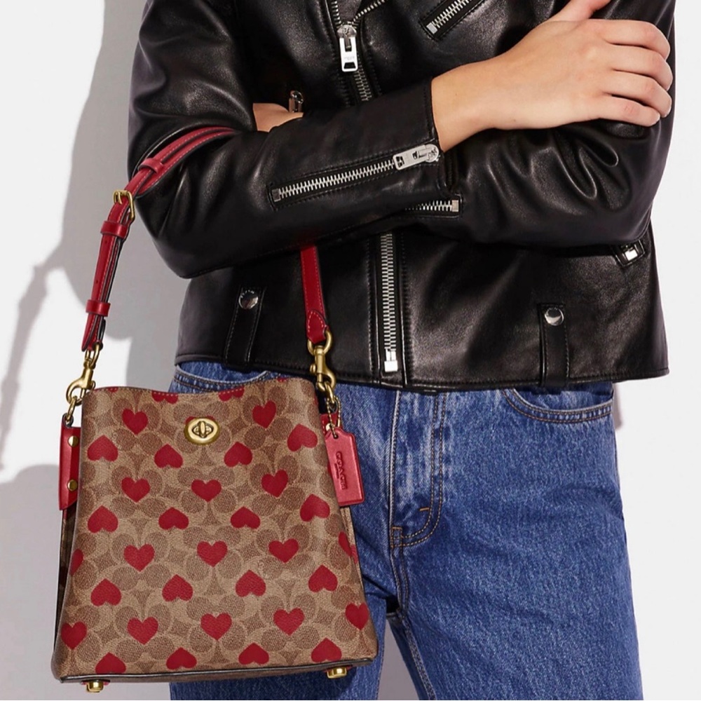 NWT Coach Willow Bucket Bag in Signature Canvas with Heart Print - Picture 11 of 12